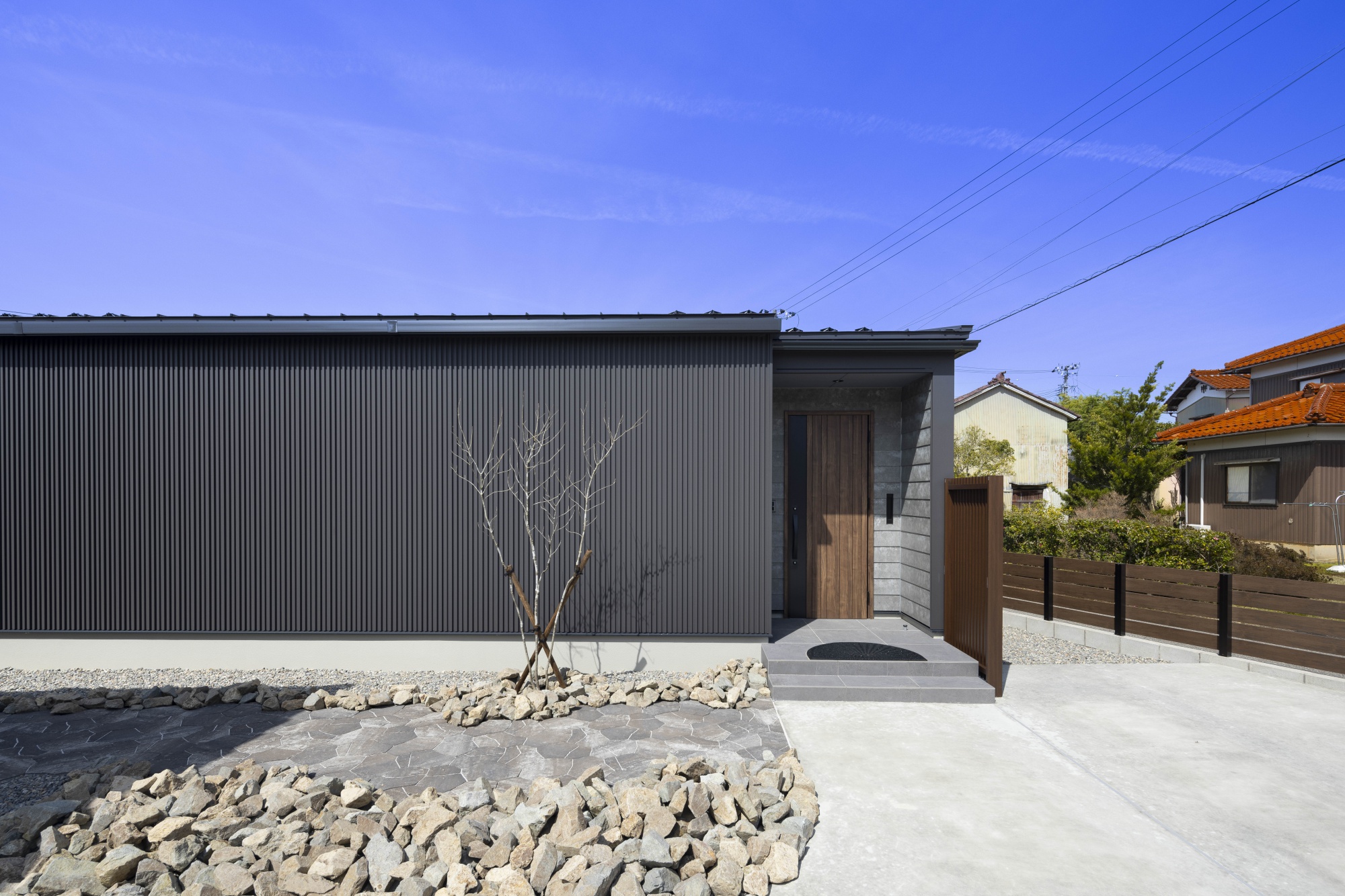 中庭を囲む平屋の家 / イシダ住建